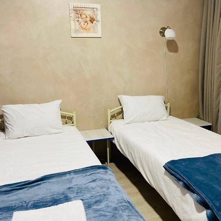 Hostel Garden St โอเดสซา ภายนอก รูปภาพ