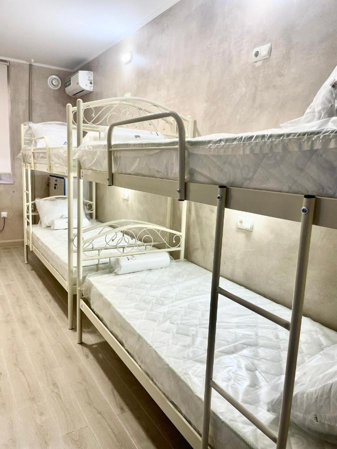 Hostel Garden St โอเดสซา ภายนอก รูปภาพ